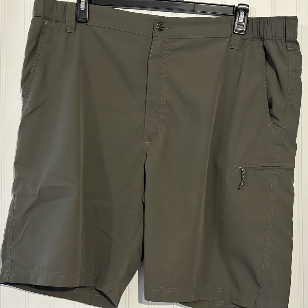Wrangler shorts Size 42 waist no rips or anything thanks for looking